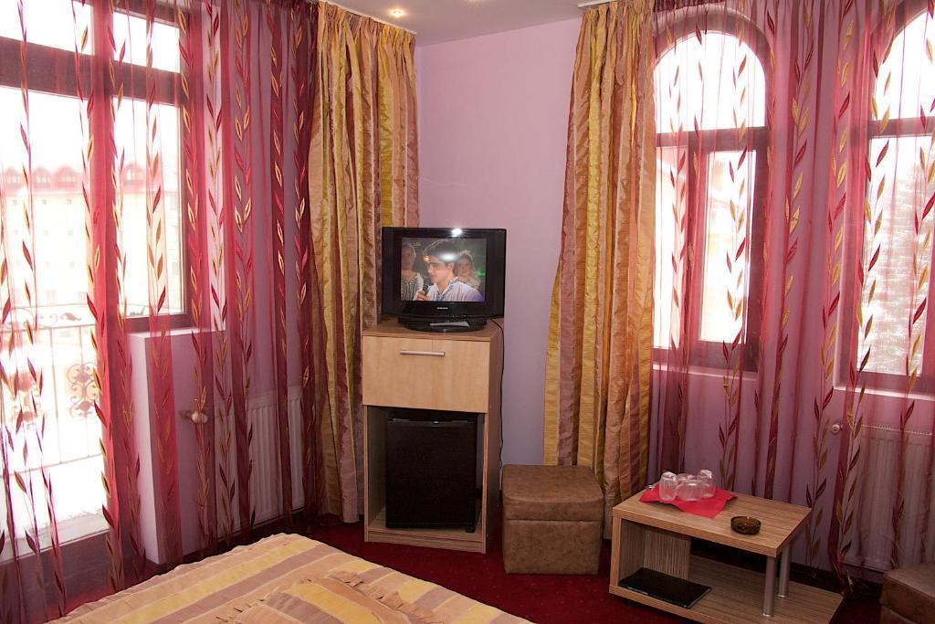Pension Casa Dunarea Predeal Esterno foto