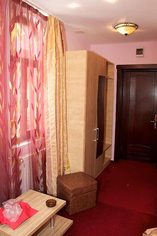 Pension Casa Dunarea Predeal Esterno foto